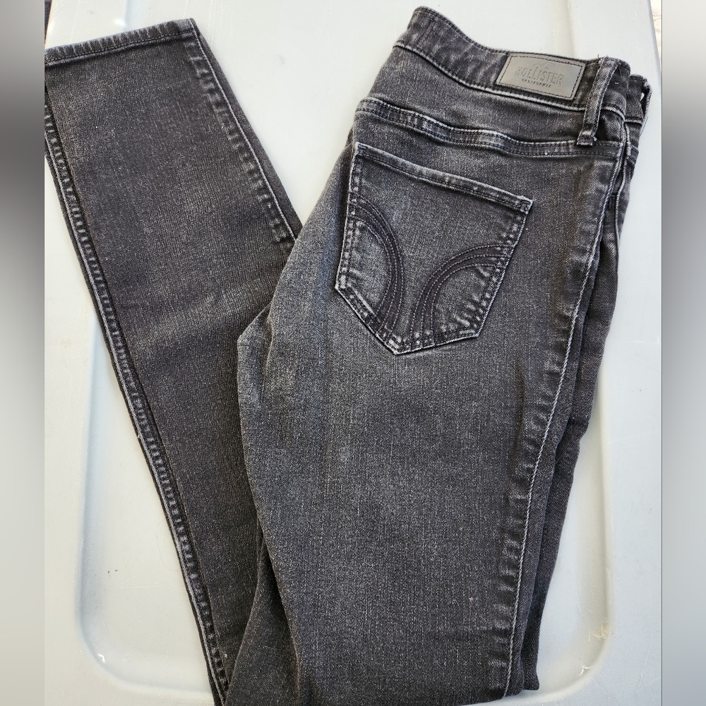Hollister black skinny jeans
